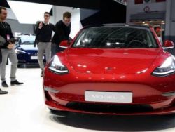 美股异动 | 马斯克称或将继续降价 特斯拉(TSLA.US)跌幅扩大至7%