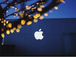 苹果(AAPL.US)发布软件更新 Siri正式接入ChatGPT